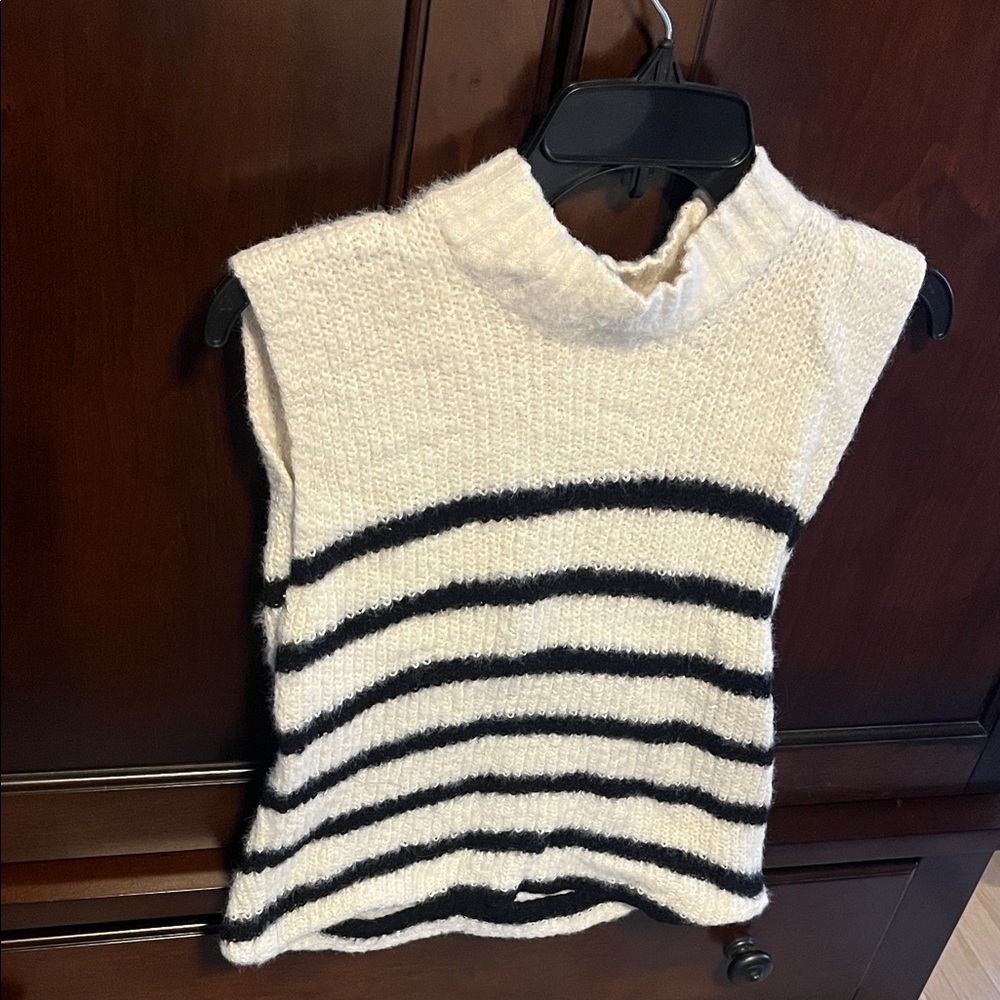 Old Navy Black and White Striped Sleeveless Sweater